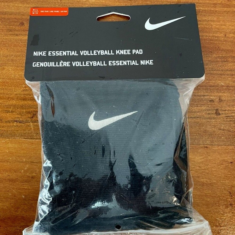 COPY - Nike Essential Volleyball Knee Pads M-L Brand New In Package